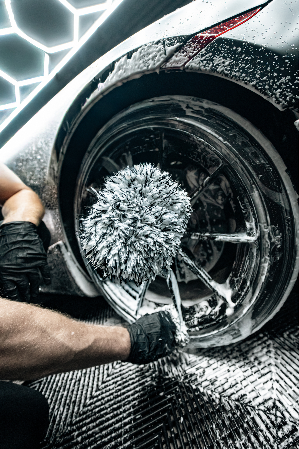 BLACKLINE® Microfiber Wheel Cleaning Mitt
