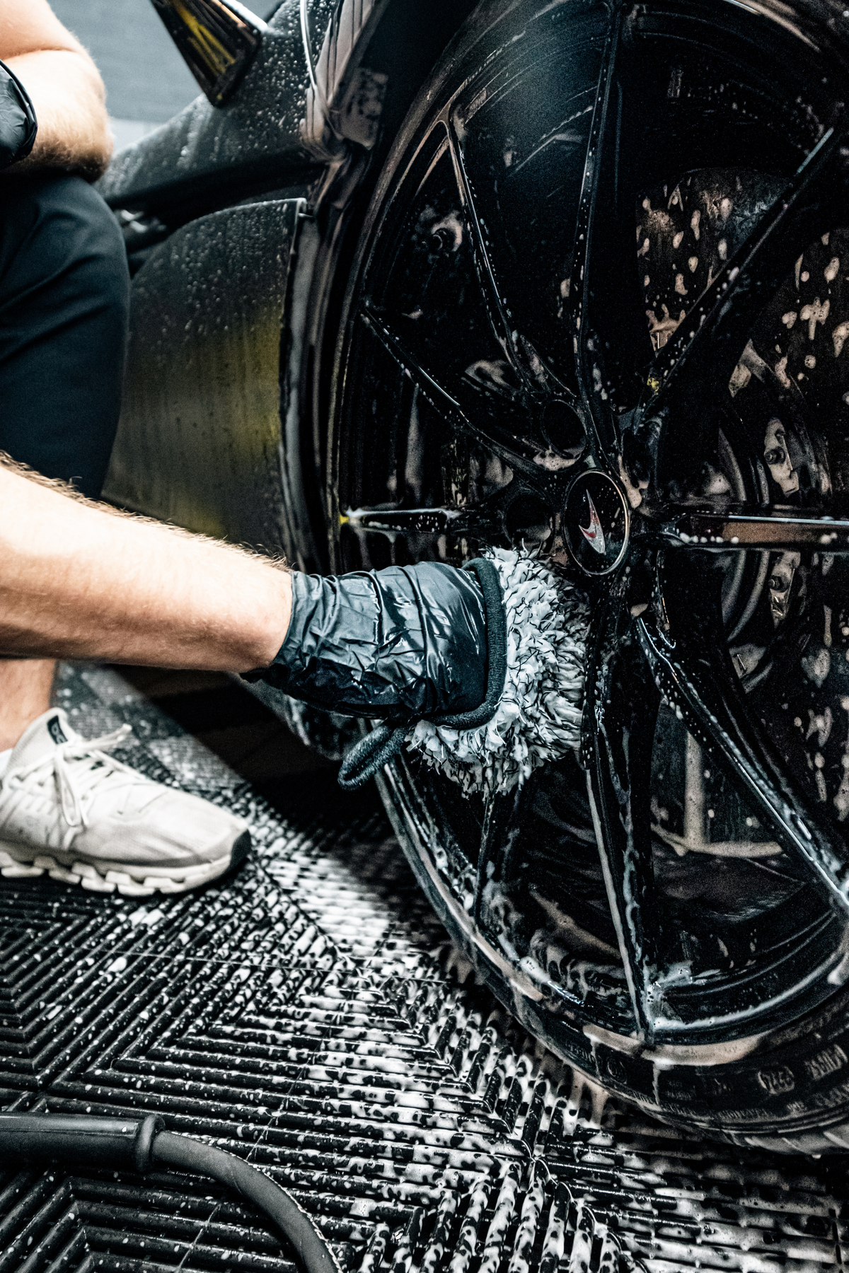 BLACKLINE® Microfiber Wheel Cleaning Mitt