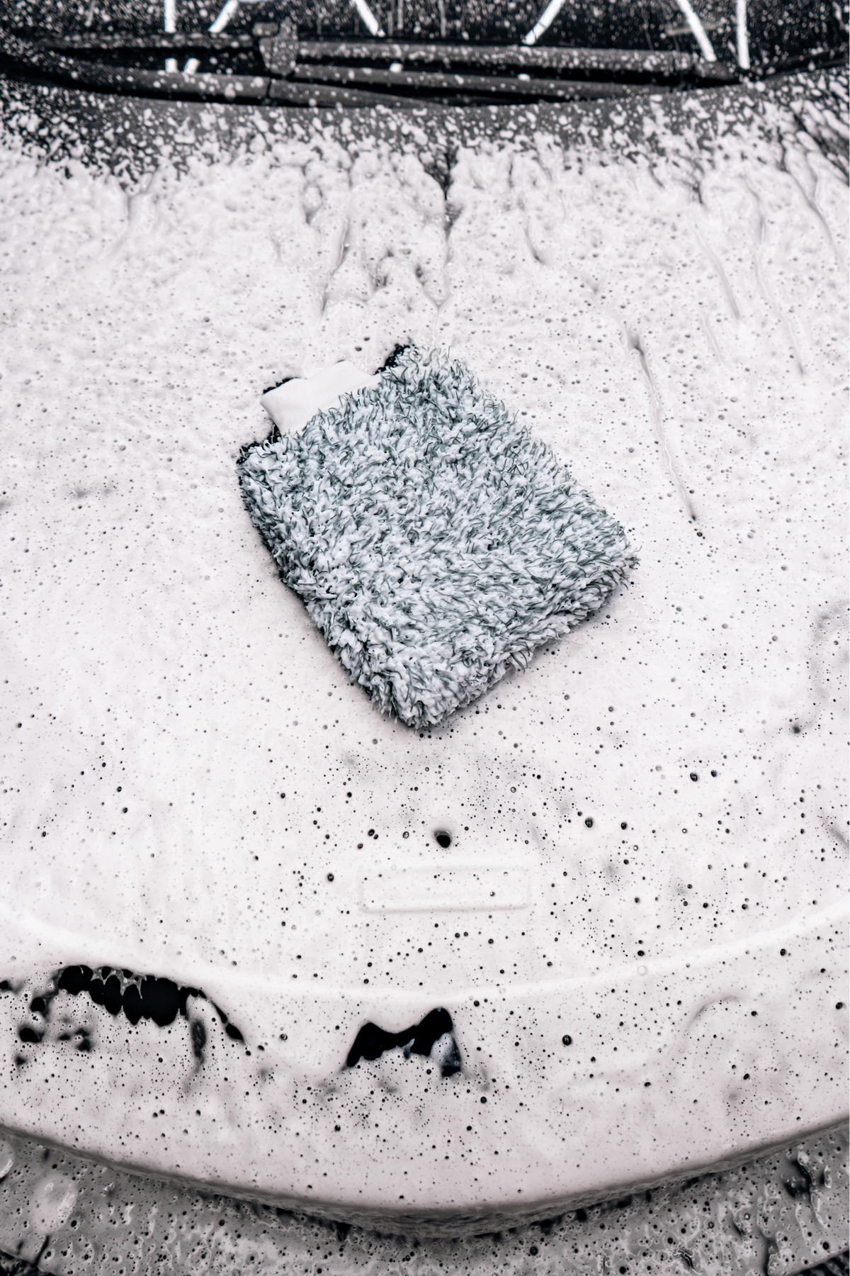 BLACKLINE® Microfiber Car Wash Mitt – Soft Detailing Mitt